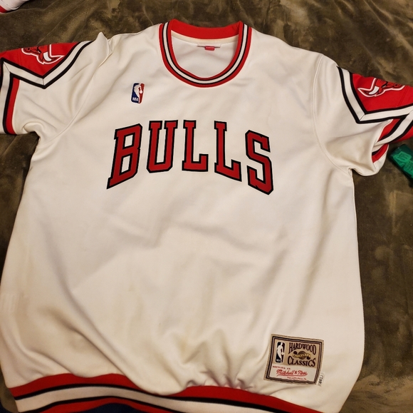 Chicago Bulls Mitchell & Ness 87-88 Shooting Shirt - Picture 1 of 3